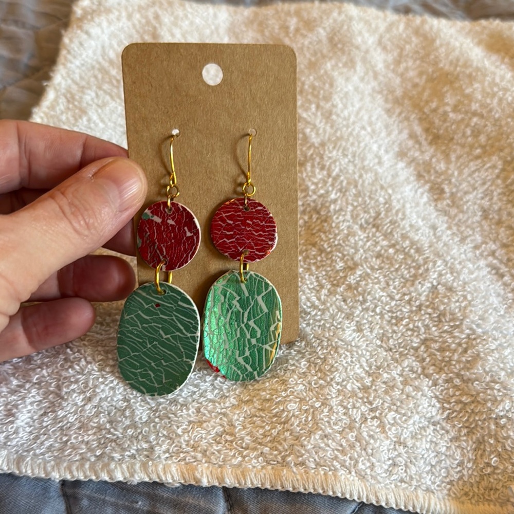 Elegant Red and Green Dangle Earrings